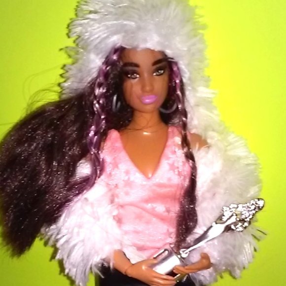 Meet your Posher, Mayas - Picture 1 of 4